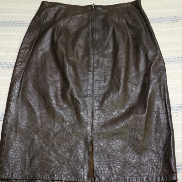 VTG LANNA Crocodile Embossed Leather Skirt - Picture 4 of 8